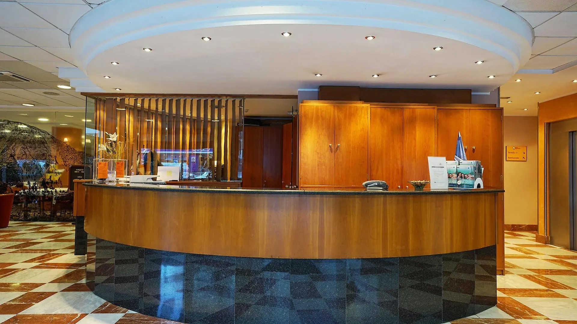 Zenit Diplomatic Hotel Andorra la Vella 4*,